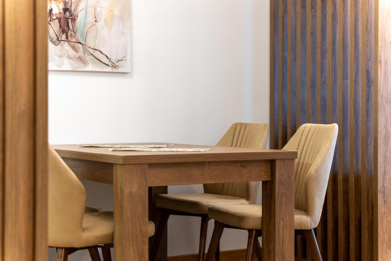 Apartment R3 *