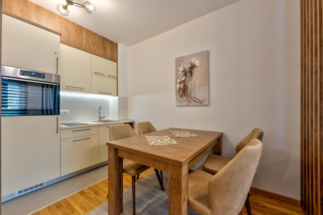 Apartment R3 *
