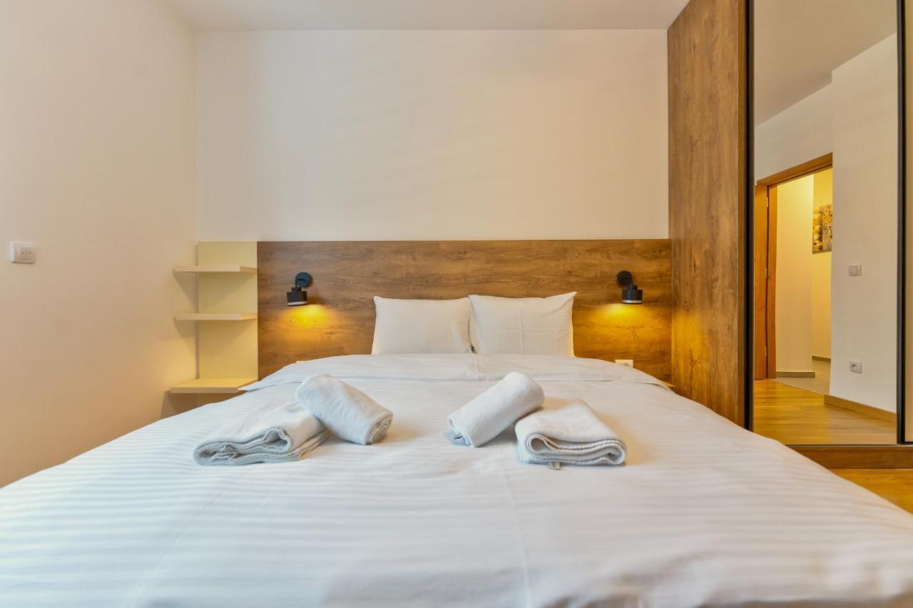 Apartment R3 *